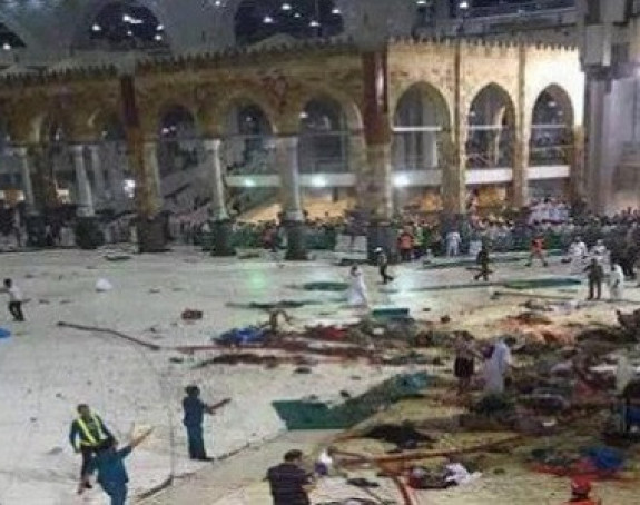 Meka: Pao kran na džamiju - ima mrtvih
