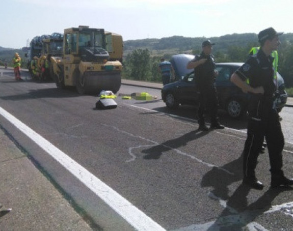 Horor: Valjak pregazio čovjeka na auto-putu