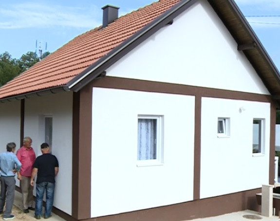 Угљевик: Радници саградили кућу колеги