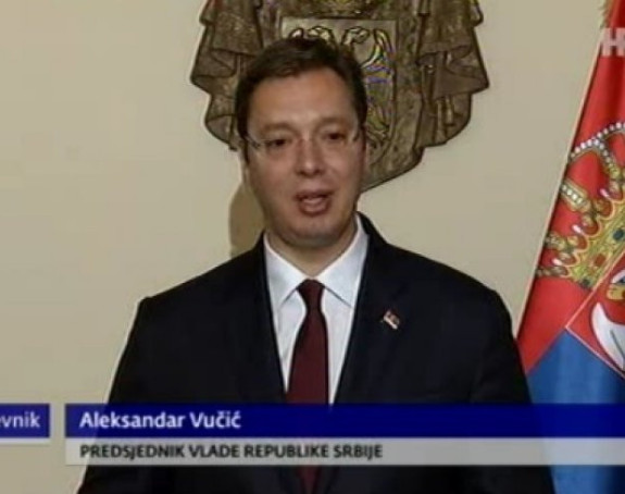 "Не одговарам на примитивне изјаве, а роба може у Србију"