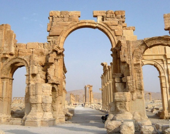 "ID" u Palmiri uništila Trijumfalnu kapiju 
