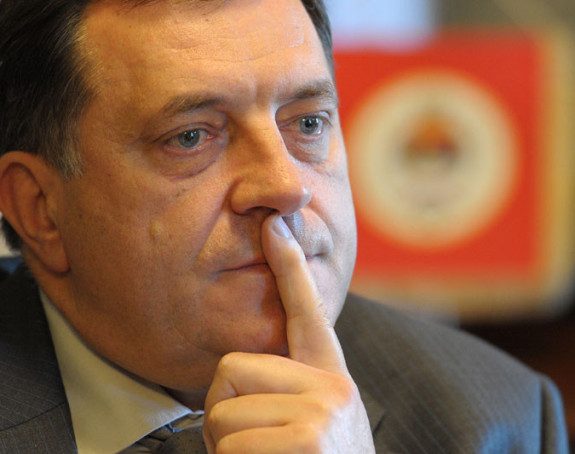 Dodik zvao ministre SzP, a priču o "izdaji" svaljuje na RTRS?!