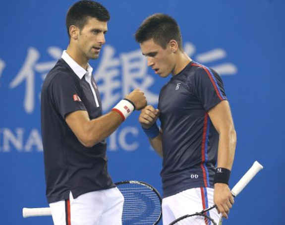 Није лако бити Новаков брат...