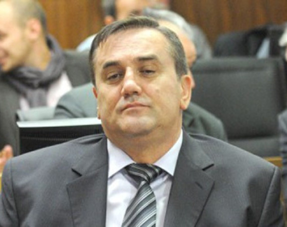 Odbjegli kriminalci u redu za intervju javnog servisa (RTRS)