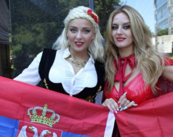 Evo ko su ljepotice čija je fotografija zaludela internet tokom meča Albanija - Srbija!