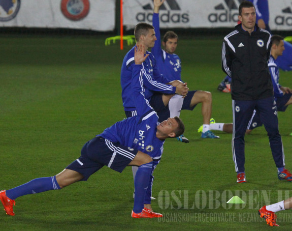 "Змајеви" тренирали у Никозији: Мотив и памет доносе тријумф!