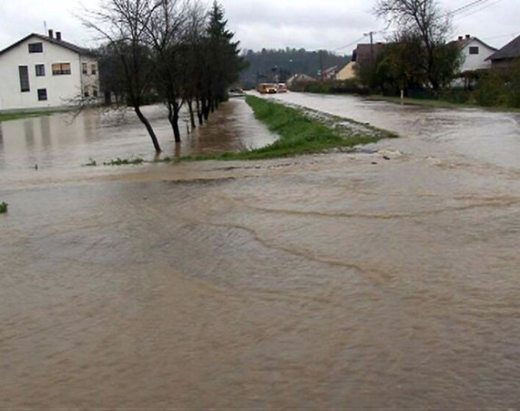 Poplavljene kuće u Kozarskoj Dubici