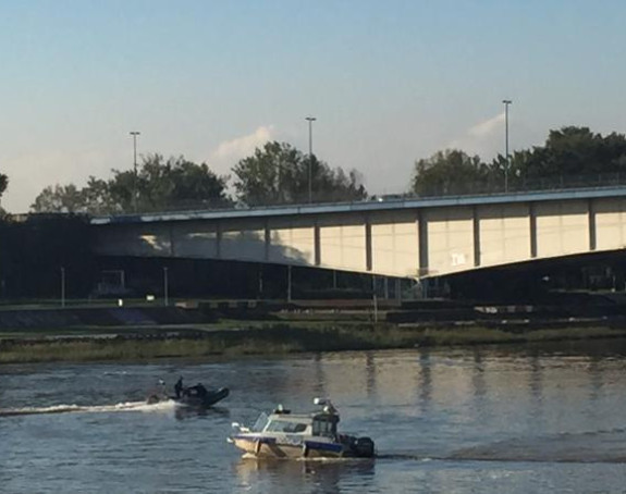 Pokušaj samoubistva na Brankovom mostu