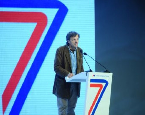 SNS: Optužbe na račun Vučića - skandalozne