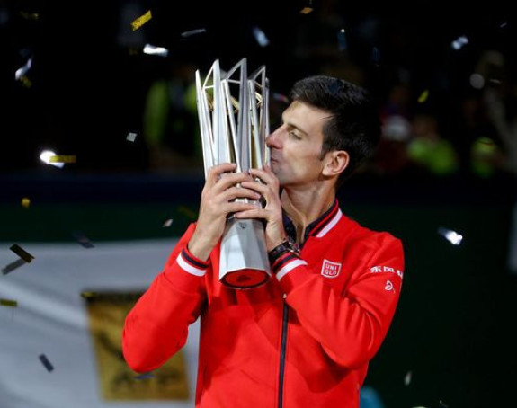 Video: O Nole, brate, pa šta im to radiš?!