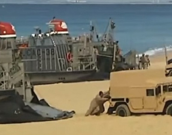 Vojne vježbe: Marinci zaglavljeni u pijesku