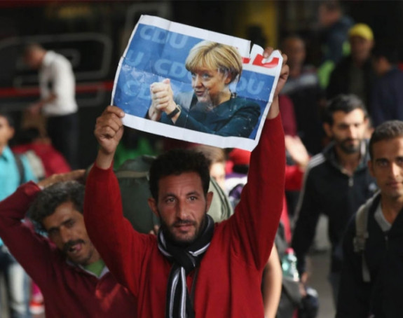 "Višak migranata pred kancelariju Merkelove"