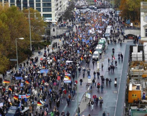 Берлин: Сукоб полиције и групе демонстраната