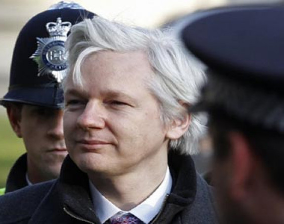 Оснивач Викиликса коначно на слободи?