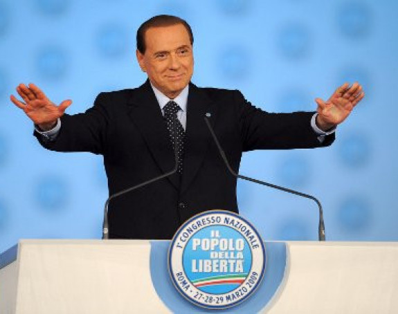 Силвио Берлускони пребачен у болницу