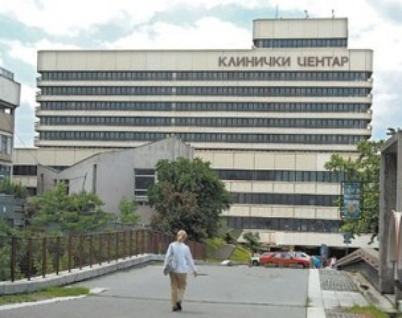 Повријеђени младић оперисан, стање и даље озбиљно