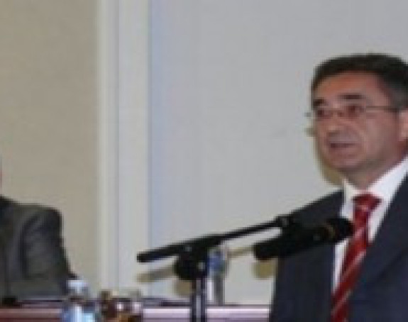 На Универзитету запошљавати најбоље