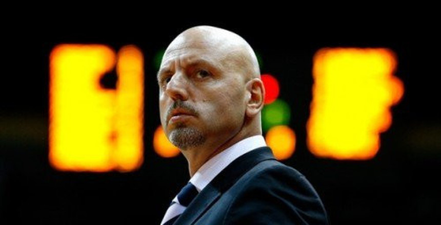 Saša Obradović "vozi" Lokomotivu!