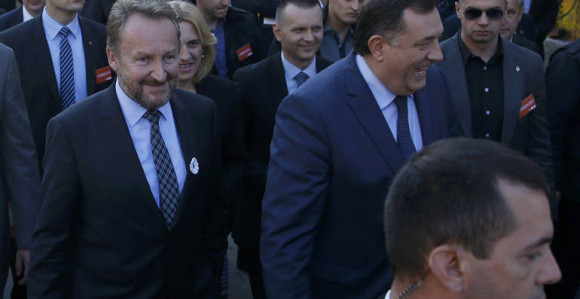 Bakira proglasiti nepoželjnim 