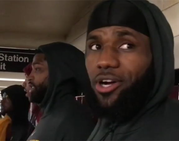 Lebron Džejms i ekipa u gradskom prevozu!