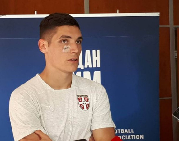 Milenkoviću 10 kopči ispod oka od El Šaravija!