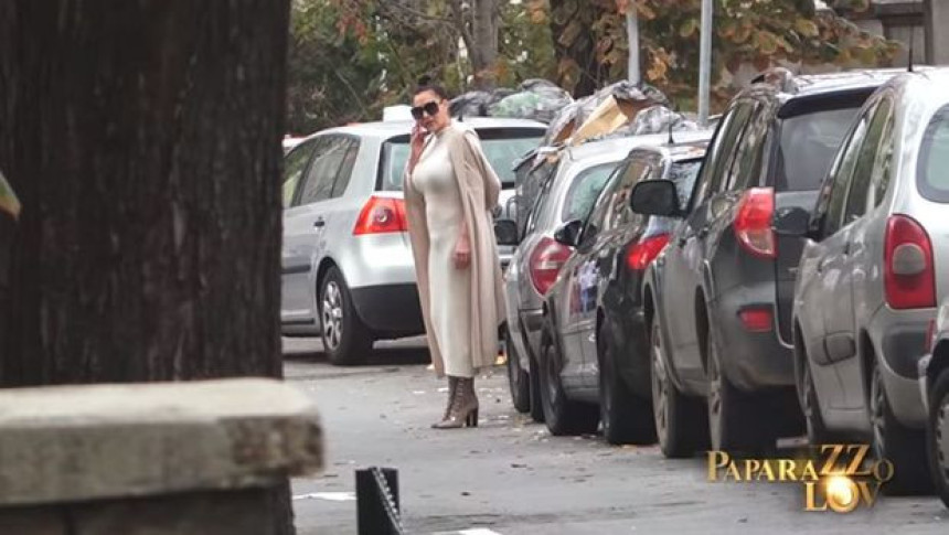 Ceca snimljena ispred Kliničkog centra, evo šta je razlog!?