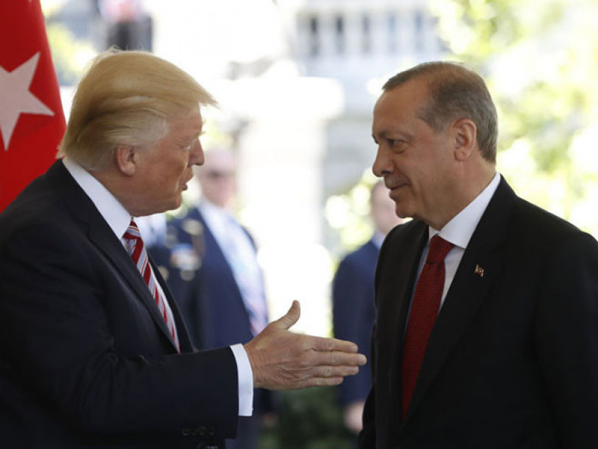 Erdogan lično vratio pismo Donaldu Trampu