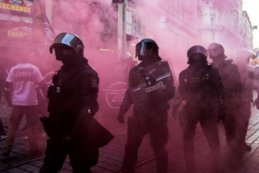 Češka: Napad na Albance uz povike "Srbija, Srbija"