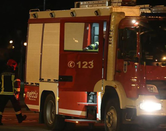 Beograd: Požar na stambenoj zgradi 