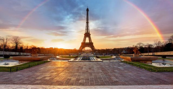 Podrška: Ajfelova kula u mraku