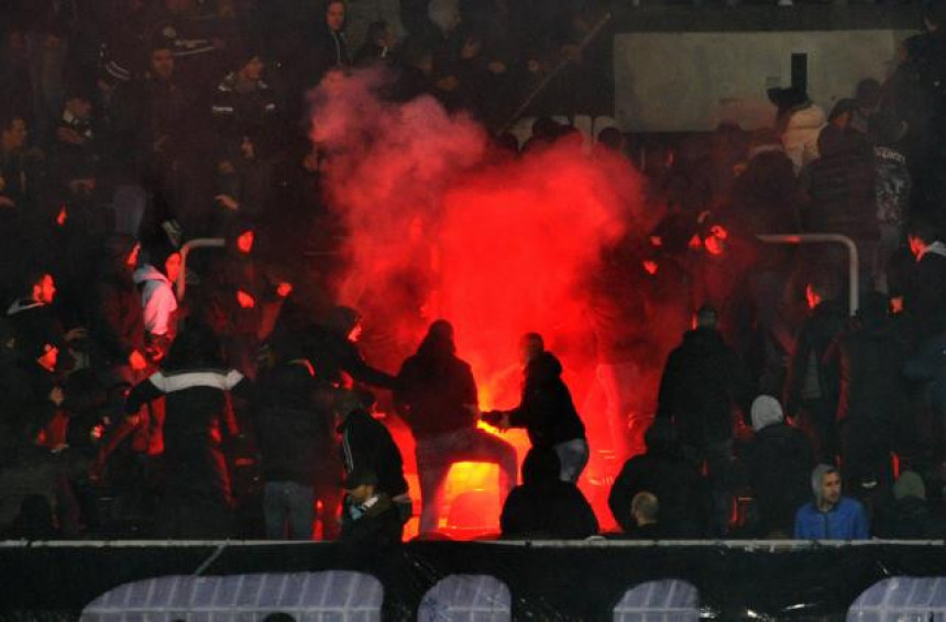 Derbi u svijetu: "Krvava bitka", "Erupcija nasilja"...