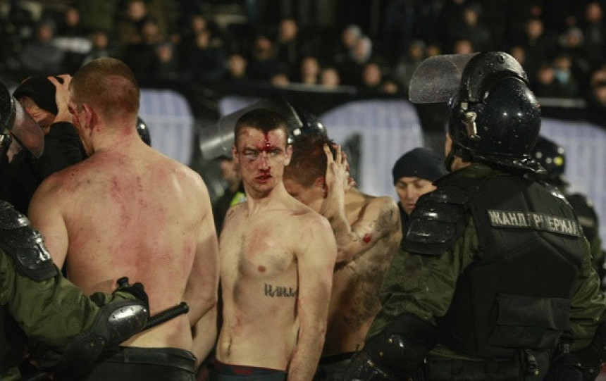 U tuči navijača povrijeđeno 20