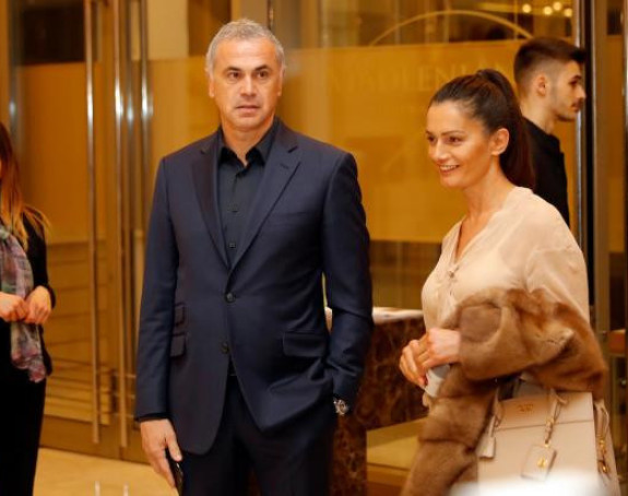 "Pred Zvezdom svijetla budućnost - dug 26 miliona!"