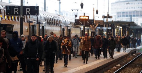 Štrajk radnika paralisao prevoz u Francuskoj 