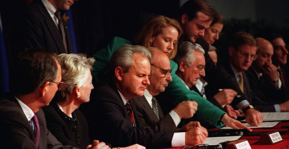 Na današnji dan potpisan "Dejton" u Parizu 