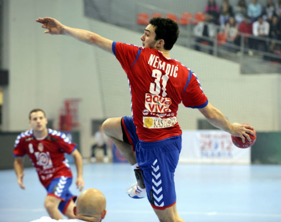 ЕП: ''Орлови'' на корак од подвига! Пораз голом разлике за старт!