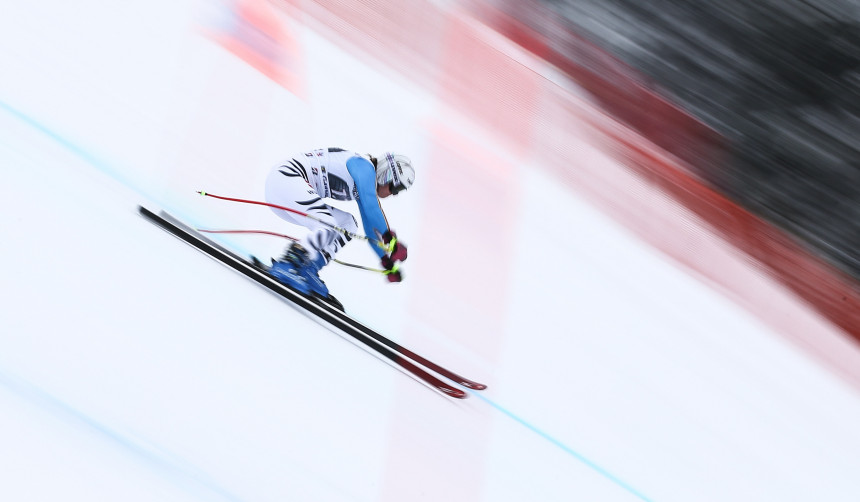 Видео: Три пада скијашица на спусту у Аустрији!