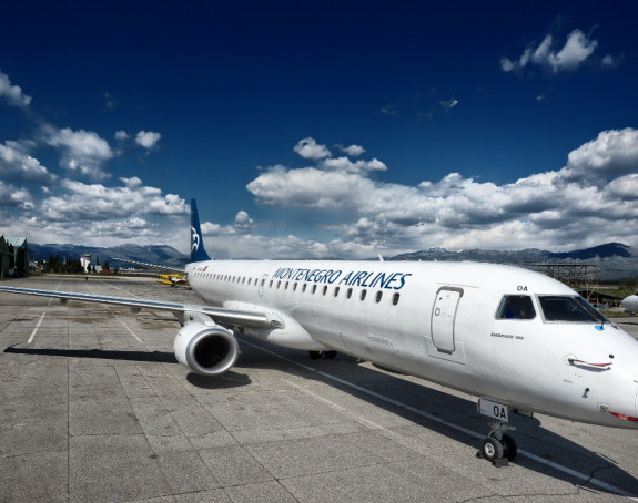 Drama u Crnoj Gori: Grom oštetio avion