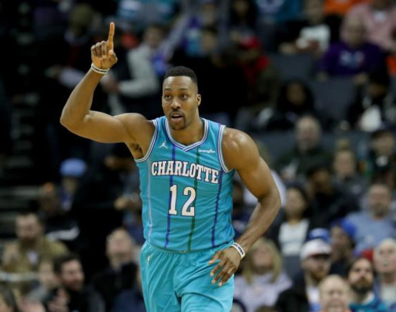 Bobi bez minuta, Hauard "uništio" Dramonda!