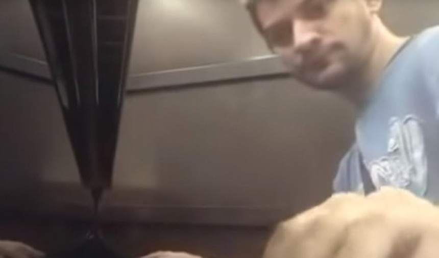 Zasvirao kolo na aerodromu u Dohi