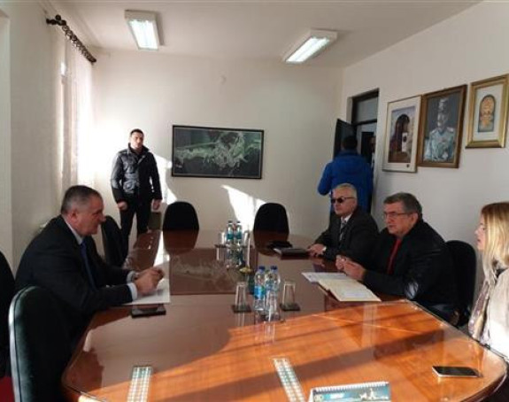 Влада ће помоћи Хан Пијеску