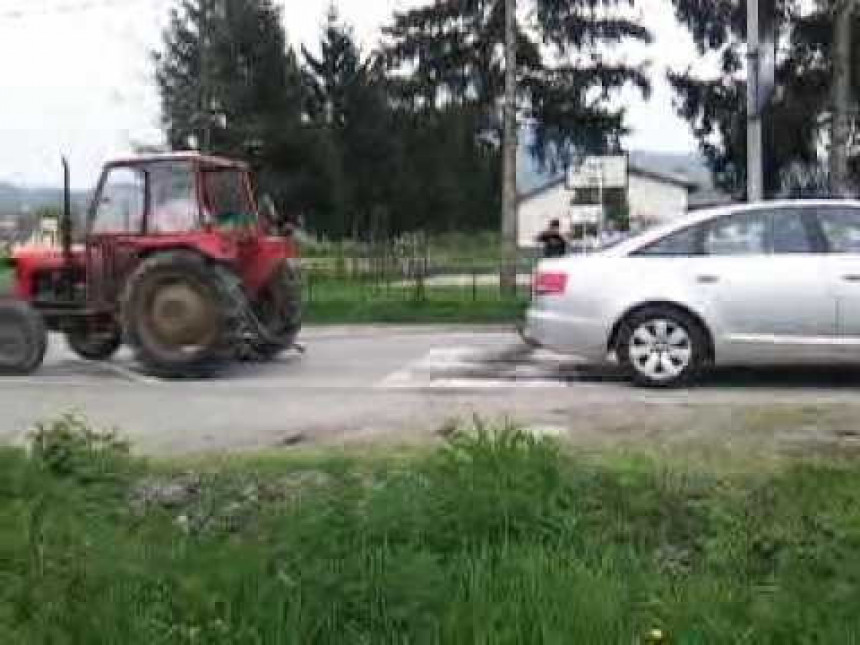 Šta mislite ko je jači audi A6 ili traktor?