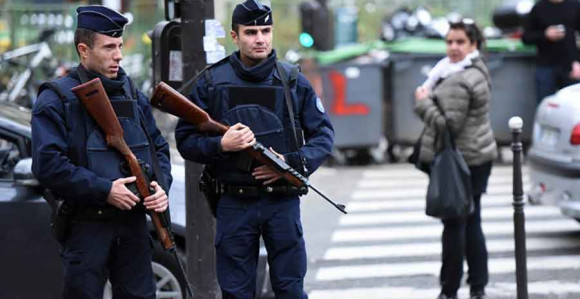 Napad kiselinom u pariskom metrou 