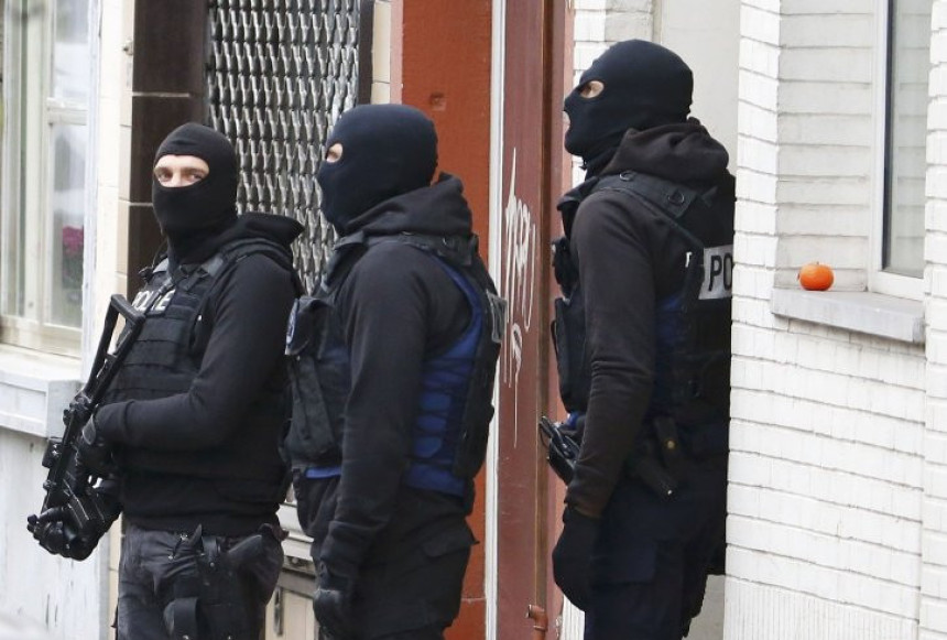 Брисел: Ватрени окршај, пуцано на полицију!!!