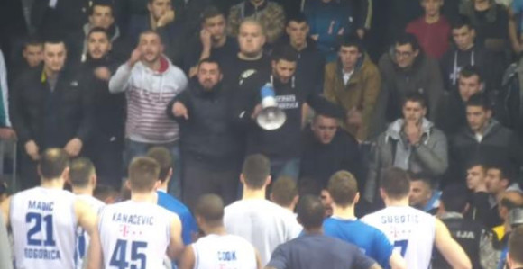 Video: "Varvari" postrojili igrače Budućnosti!