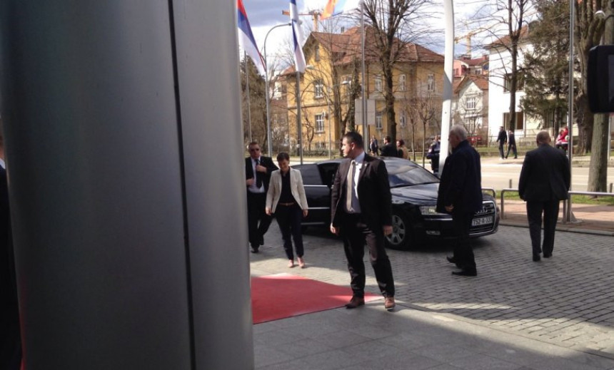 Brnabić stigla: Sastanak u toku