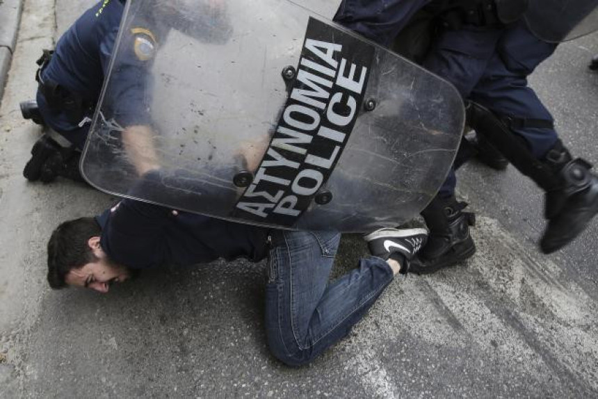 Sukobi u Grčkoj: Povrijeđenih 11