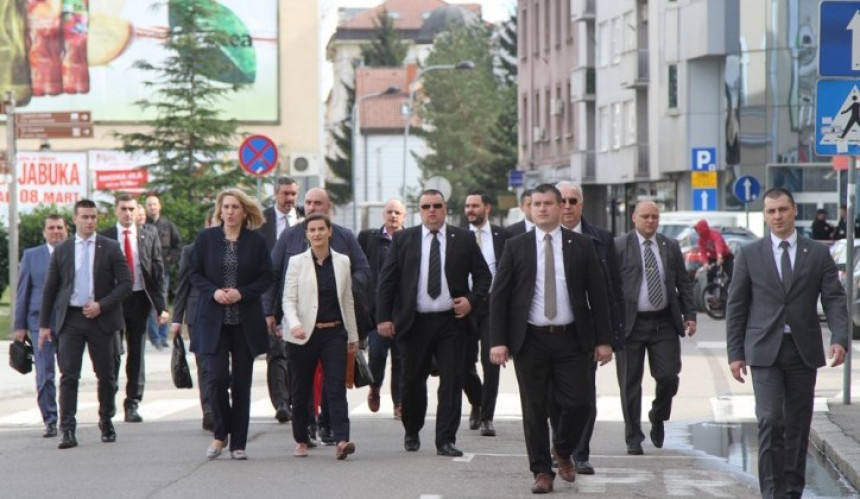 Protest i zvižduk zbog Eko toplane