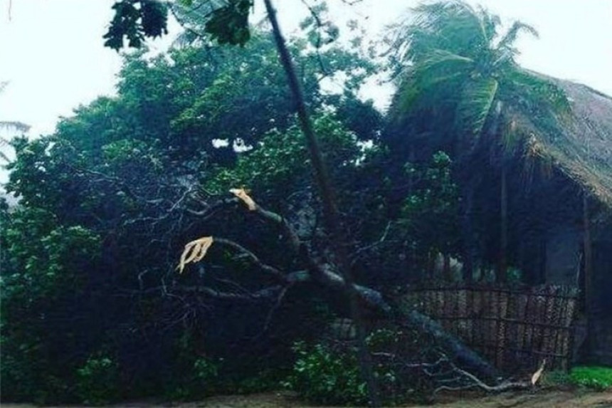Пола милиона људи без струје