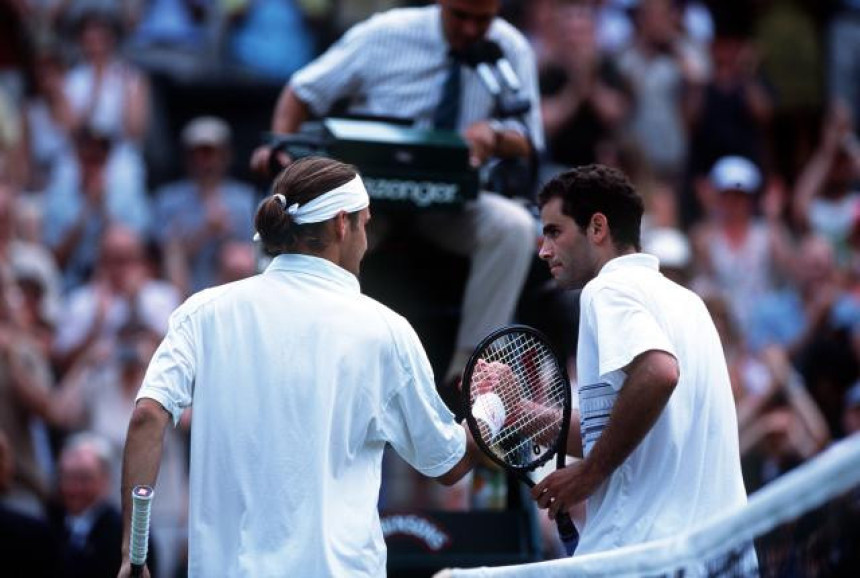 Видео: Који је Федереров омиљени меч у каријери?